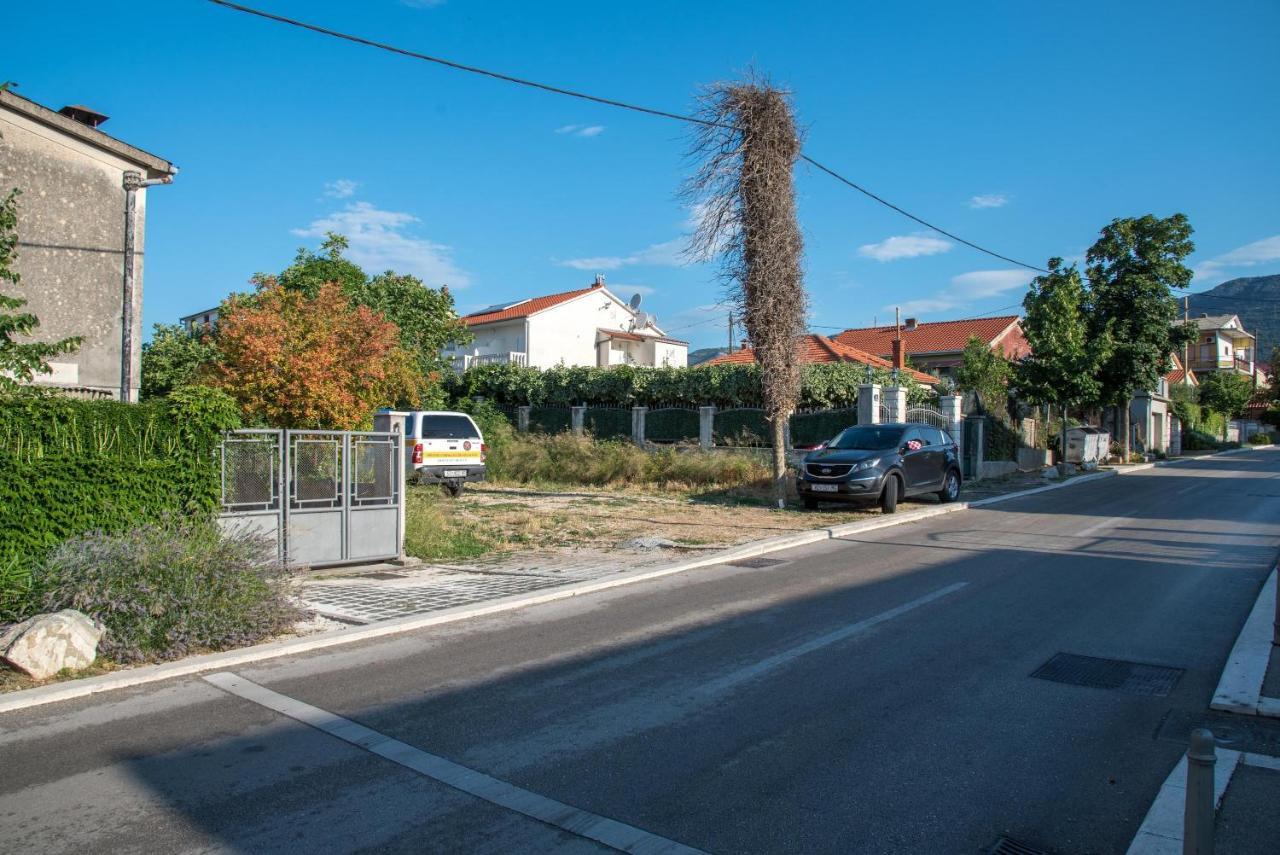 Apartments By The Sea Kastel Stari, Kastela - 15894 Esterno foto